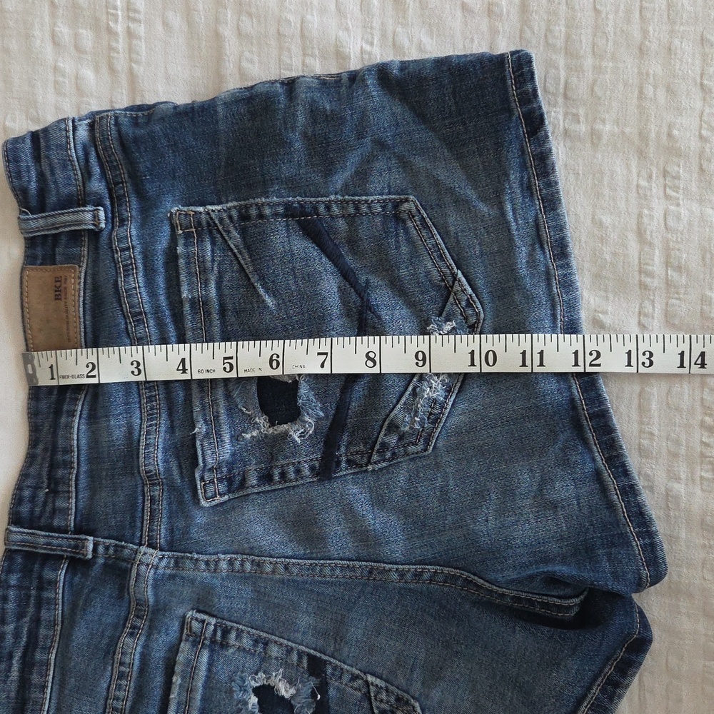 BKE Buckle Stella Women's Distressed Jean Shorts Size 32 Used Excellent Cond. - Picture 4 of 15